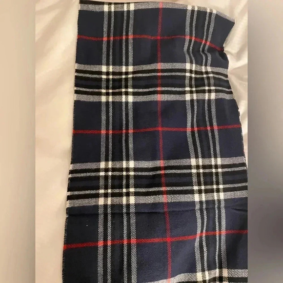 100% CASHMERE SCARF IN BLUE CHECK PLAID SOFT AND WARM 33x12 HAND TAILORED - Picture 4 of 8